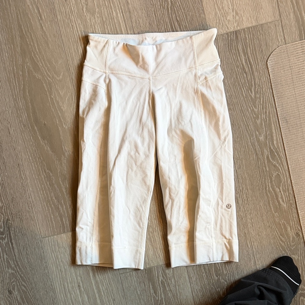 Lululemon Athletica Cream Capris
